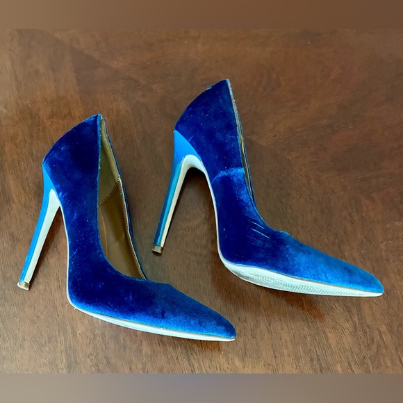 Electric Blue Velvet Stiletto Heels Size 8 | Shoe Republic LA Pointed Pumps - Picture 3 of 7